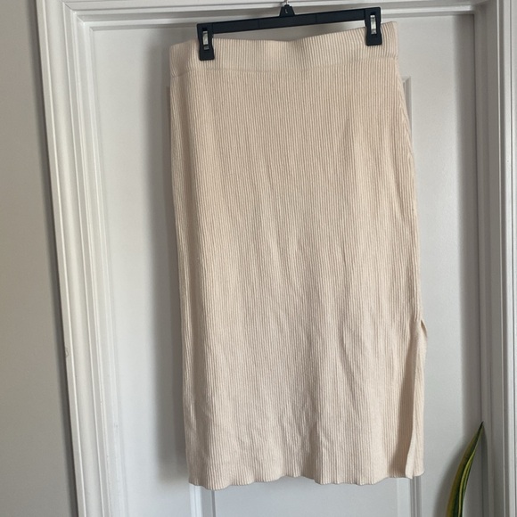 Cream Midi Pencil Skirt Set - Picture 3 of 3